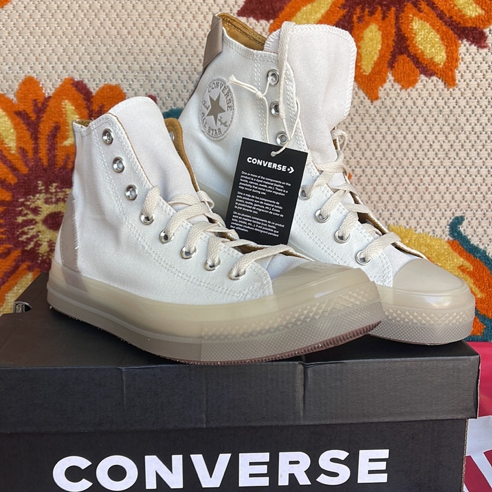 Converse A03294C
CTAS CX HI
EGRET/NOMAD KHAKI/WHEAT WMNS sneakers - Picture 7 of 16